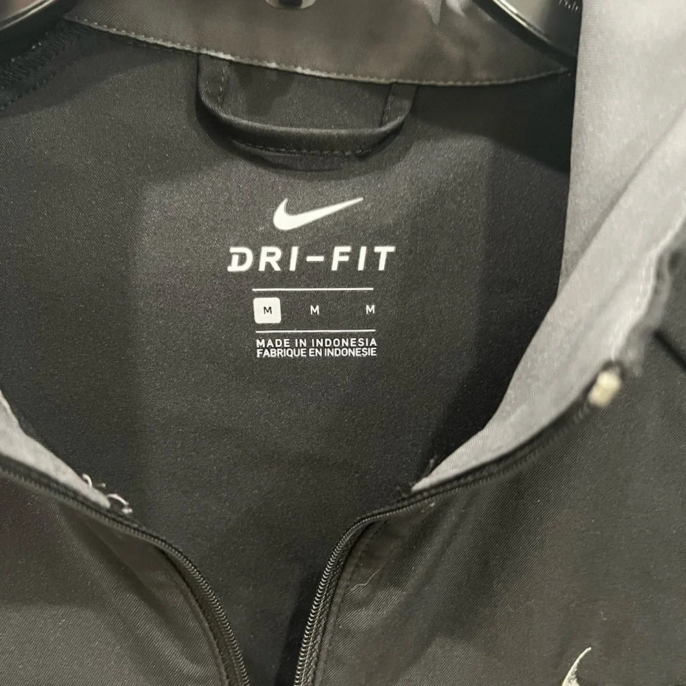 Nike Dri Fit Jacket - Picture 3 of 3